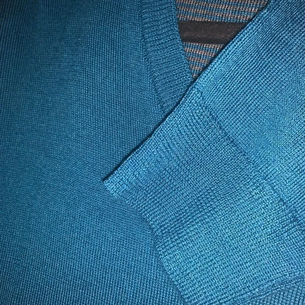 Club room teal V-neck wool blend sweater size L